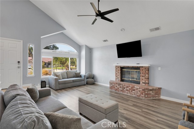 Detail Gallery Image 9 of 54 For 14374 Ironsides Ln, Helendale,  CA 92342 - 3 Beds | 3 Baths