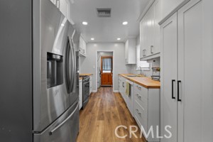 https://media.crmls.org/medias/c17c6de7-594a-449f-af68-2c5aa5ddb57b.jpg?preset=X-Large