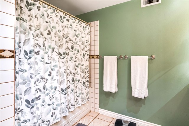 Detail Gallery Image 15 of 30 For 5941 Lake Dr, Angelus Oaks,  CA 92305 - 3 Beds | 2/1 Baths