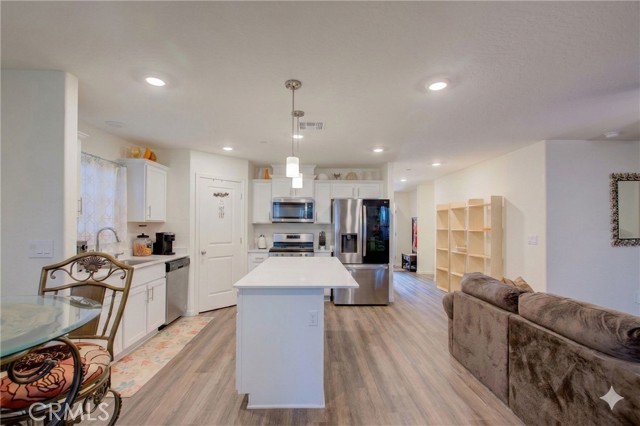 Detail Gallery Image 3 of 21 For 295 Bryce Canyon Ct, Merced,  CA 95341 - 4 Beds | 2 Baths