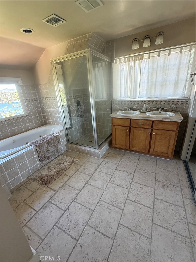 https://media.crmls.org/medias/c17ccf08-de8c-49ad-9af0-3d41d807a0f6.jpg?preset=X-Large