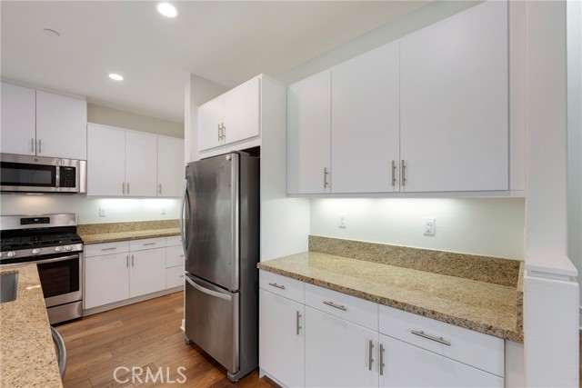 Detail Gallery Image 12 of 41 For 18 Prominence, Lake Forest,  CA 92630 - 3 Beds | 2/1 Baths