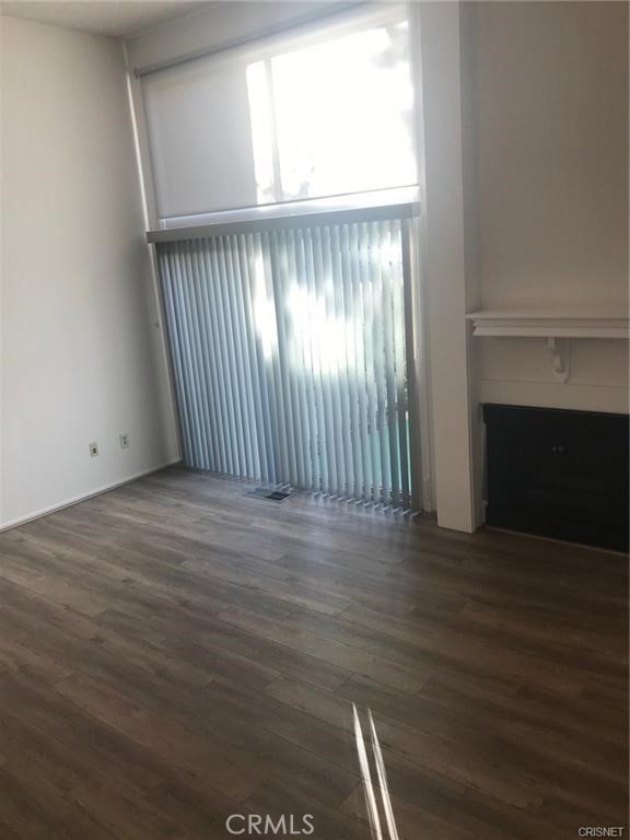 Detail Gallery Image 22 of 25 For 22219 1/2 Erwin St, Woodland Hills,  CA 91367 - 2 Beds | 2/1 Baths