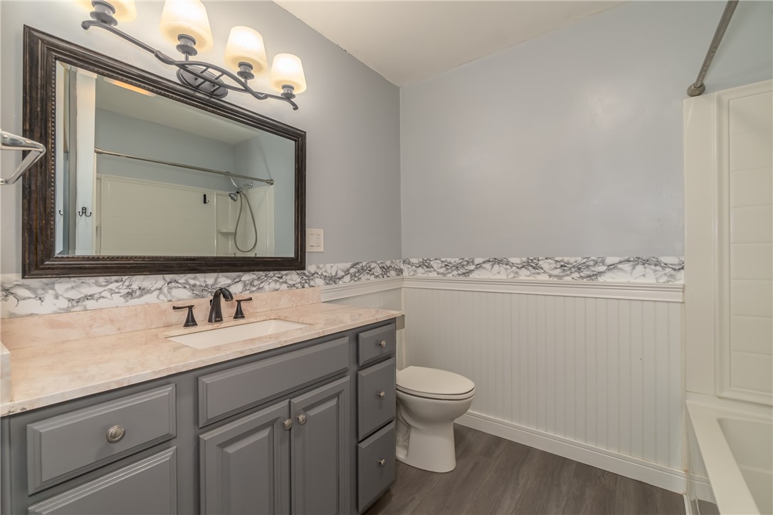 Detail Gallery Image 10 of 38 For 3800 Baylis Ave, Clearlake,  CA 95422 - 2 Beds | 1/1 Baths