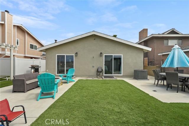 4941 Catamaran Street, Oxnard CA: https://media.crmls.org/medias/c17f85ac-c768-4f3f-b825-2c1d958f3ec6.jpg