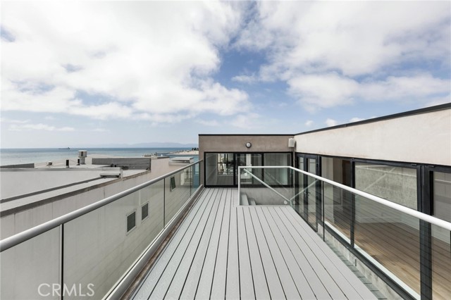 129 20th Street, Manhattan Beach CA: https://media.crmls.org/medias/c17fbdbb-e286-4f6b-b788-ef048b66f0f9.jpg