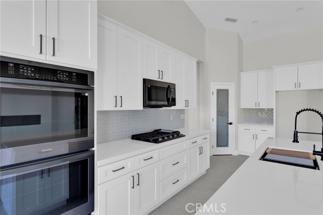 Detail Gallery Image 14 of 50 For 16339 Rimrock Rd. Rd, Apple Valley,  CA 92307 - 4 Beds | 3/1 Baths