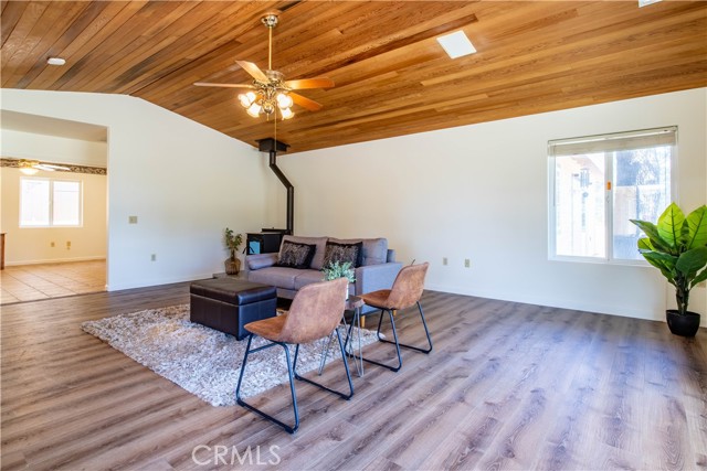 Detail Gallery Image 14 of 44 For 5033 W Whitlock Rd, Mariposa,  CA 95338 - 2 Beds | 2 Baths