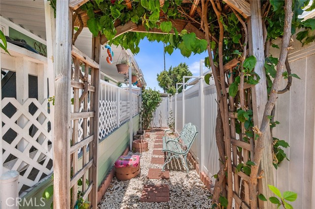 17701 Avalon Boulevard, Carson CA: https://media.crmls.org/medias/c180b946-da44-4e01-958e-cf74265884e3.jpg