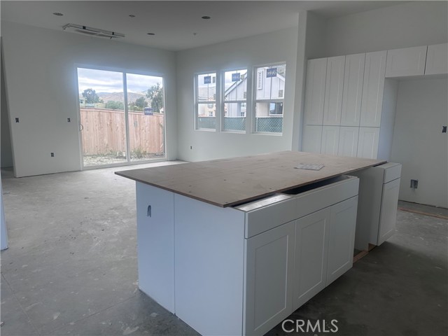 Detail Gallery Image 6 of 7 For 208 Kitty Hawk Ct, San Luis Obispo,  CA 93401 - 3 Beds | 2/1 Baths