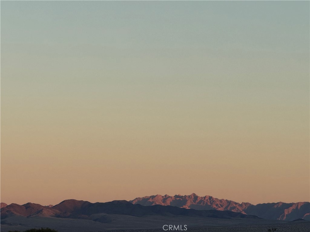 https://media.crmls.org/medias/c180cccd-cd2b-4e05-836b-66d68bb12fde.jpg?preset=X-Large