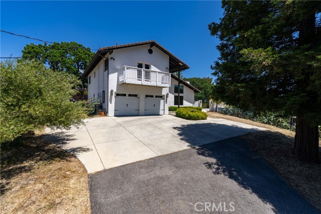 Detail Gallery Image 3 of 58 For 9900 Carmelita Ave, Atascadero,  CA 93422 - 3 Beds | 2/1 Baths