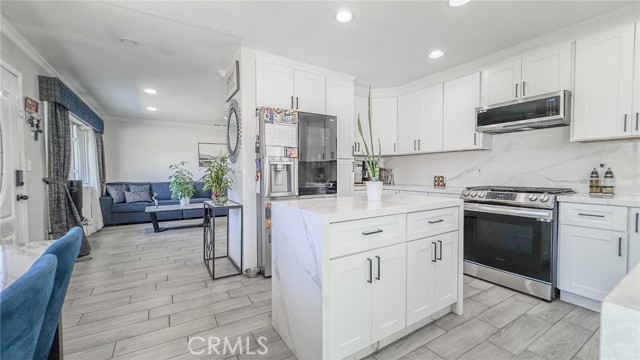 4127 N 4th Avenue, San Bernardino CA: https://media.crmls.org/medias/c181b335-e717-4e1f-80d9-8f568f21bd52.jpg