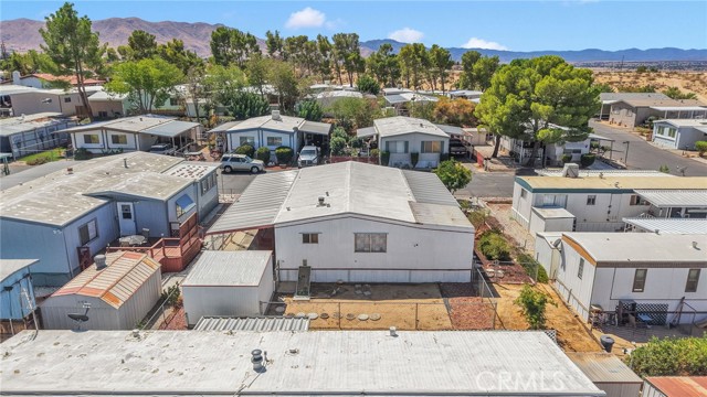 11414 Serra Rd, Apple Valley CA: https://media.crmls.org/medias/c181fe5d-f401-4792-aa0d-42ceb547245a.jpg