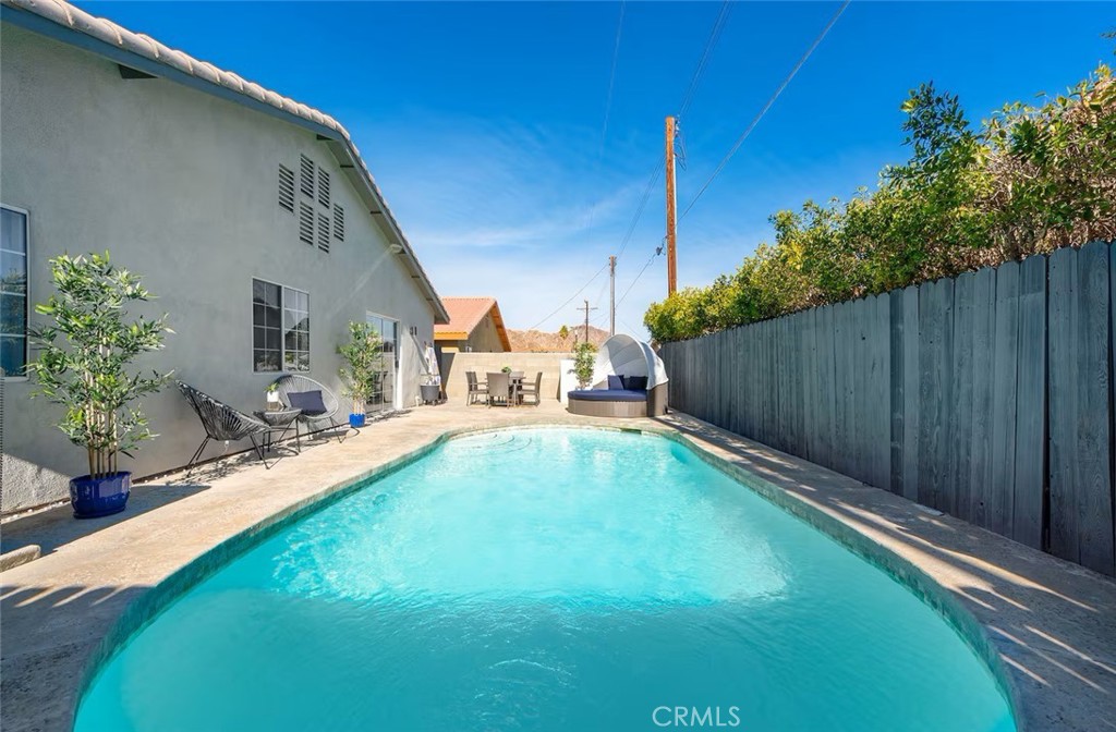 52060 Avenida Rubio
