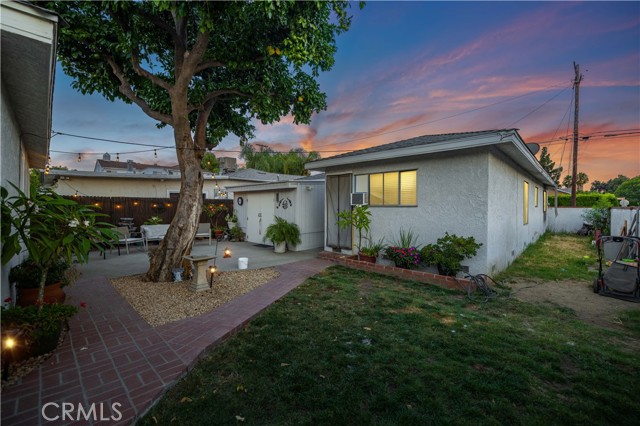 18557 Napa Street, Northridge CA: https://media.crmls.org/medias/c1825420-066d-40c8-bf98-0551fa011164.jpg