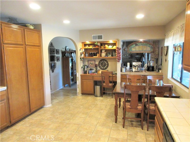 Large Kitchen with Eating Area