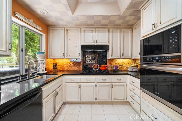 Detail Gallery Image 24 of 41 For 81 via Barcaza, Coto de Caza,  CA 92679 - 3 Beds | 2/1 Baths
