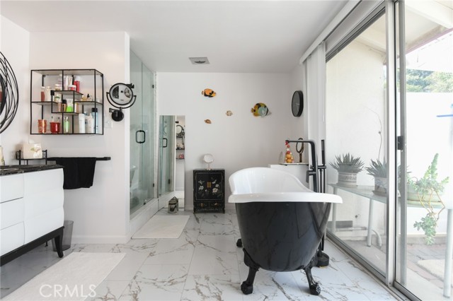 5295 Bronson Way, Riverside CA: https://media.crmls.org/medias/c18306f8-58b6-4176-8826-b08eadf4550b.jpg