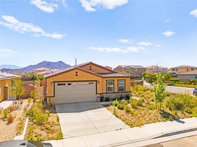 27108 Oncore Drive, Menifee CA: https://media.crmls.org/medias/c183ef57-a621-4511-b8eb-afb607c0a535.jpg