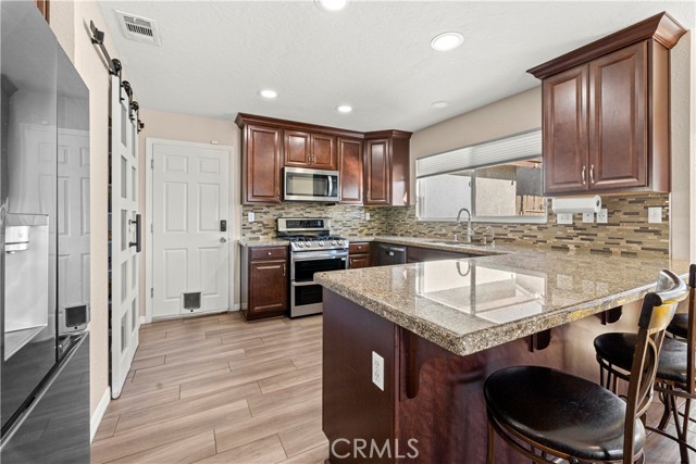 Detail Gallery Image 7 of 29 For 14129 Luna Rd, Victorville,  CA 92392 - 4 Beds | 2 Baths