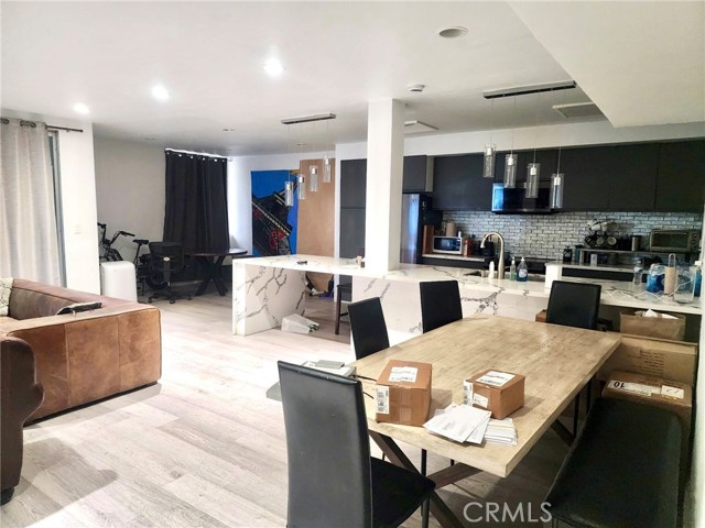 Detail Gallery Image 5 of 8 For 7309 Franklin Ave #105,  Los Angeles,  CA 90046 - 2 Beds | 2 Baths