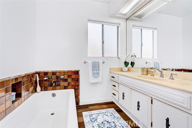 Detail Gallery Image 21 of 30 For 5102 W Carson St, Torrance,  CA 90503 - 3 Beds | 2 Baths