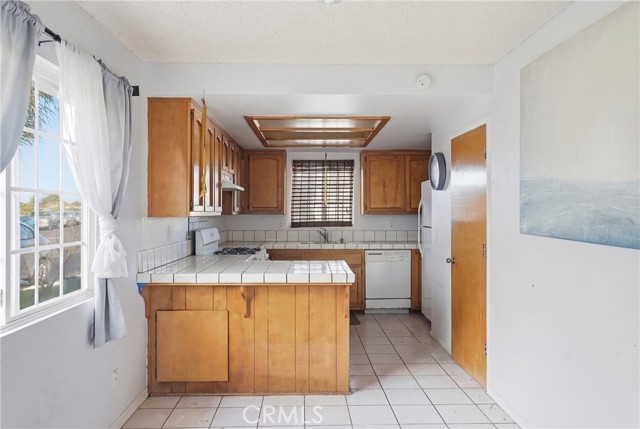 Detail Gallery Image 5 of 14 For 485 Degasparis St, Guadalupe,  CA 93434 - 3 Beds | 2 Baths