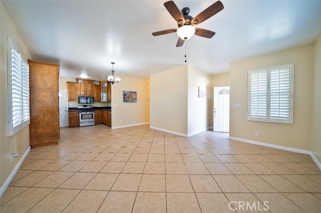 Detail Gallery Image 17 of 27 For 39600 Calle Gayube, Hemet,  CA 92544 - 5 Beds | 4/1 Baths