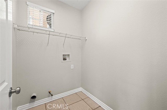 Detail Gallery Image 14 of 43 For 12966 Eastern Shore Dr, Corona,  CA 92880 - 4 Beds | 2/1 Baths