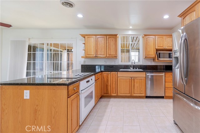 7323 Kentland Avenue, West Hills CA: https://media.crmls.org/medias/c186ff4a-4f68-48e6-9c27-952c6929ac71.jpg