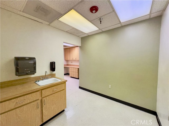 887 E 2nd Street, Pomona, California 91766, ,Commercial Lease,For Rent,887 E 2nd Street,CRIV25069785