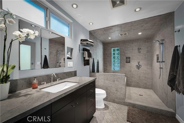 Detail Gallery Image 25 of 60 For 6119 Mary Ellen, Valley Glen,  CA 91401 - 4 Beds | 2 Baths