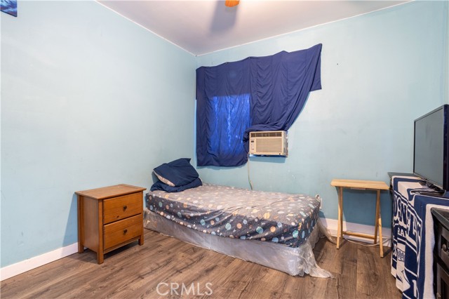 11044 Borden Avenue, Pacoima CA: https://media.crmls.org/medias/c187aa23-bded-4851-be86-7f035101bd5a.jpg