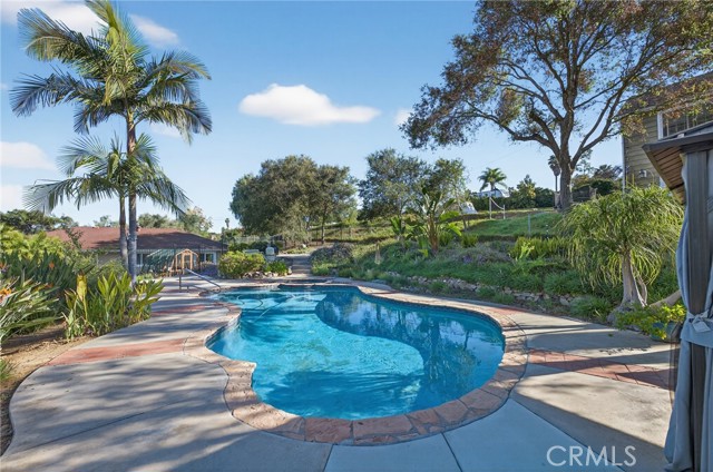 Detail Gallery Image 2 of 30 For 1106 Big Oak Ranch, Fallbrook,  CA 92028 - 3 Beds | 2/1 Baths