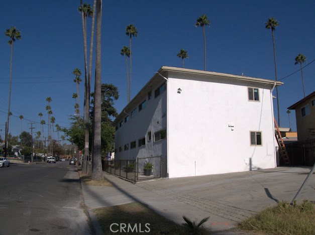 Detail Gallery Image 2 of 18 For 3160 Warwick Ave #2,  Los Angeles,  CA 90032 - 2 Beds | 1 Baths