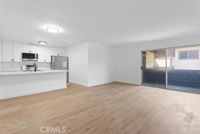 5403 Newcastle Avenue, Encino CA: https://media.crmls.org/medias/c1883f30-8825-40ca-99e2-b17b4cf27e2a.jpg