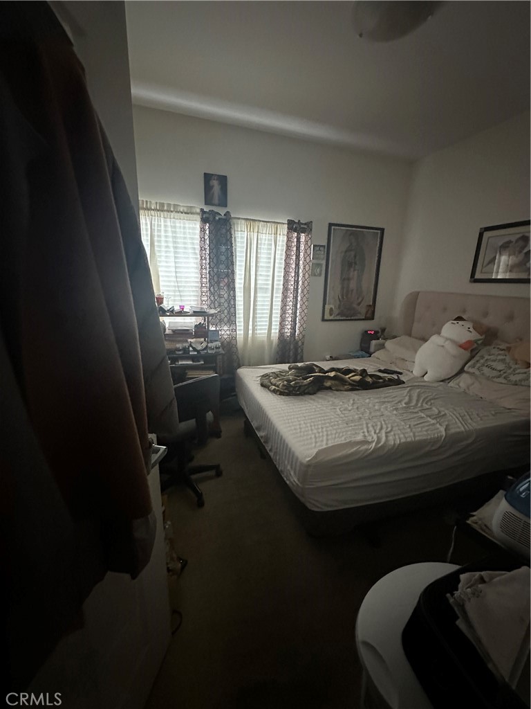 https://media.crmls.org/medias/c1887d34-86fc-421b-a14c-5308cd71a0f0.jpg?preset=X-Large