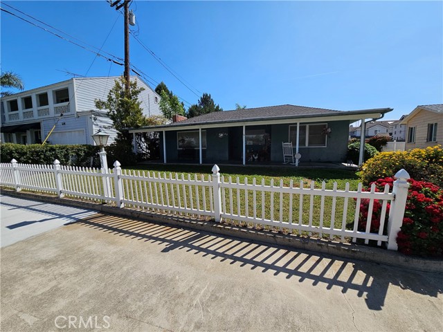 223 Mesa Dr, Costa Mesa, CA 92627