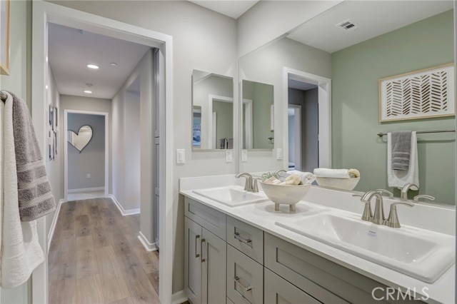 30973 Avenida Ramblas, Highland CA: https://media.crmls.org/medias/c189164c-e671-450f-a748-7602444e138e.jpg