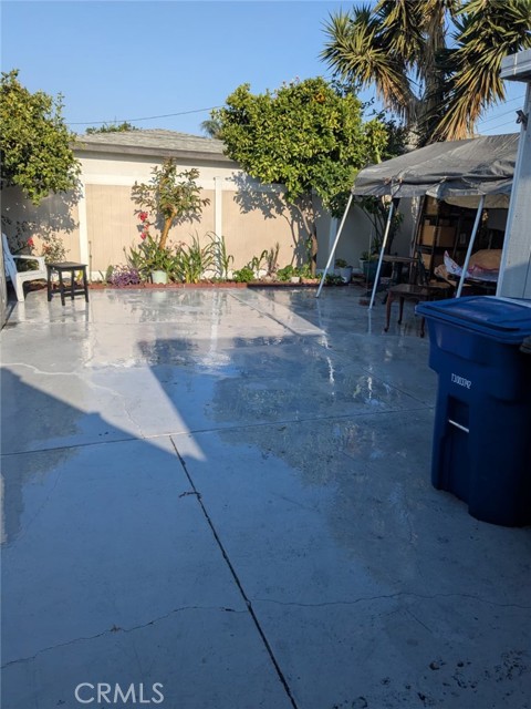 10406 San Carlos, South Gate CA: https://media.crmls.org/medias/c189cd50-758a-465e-b959-5693ecf5c913.jpg