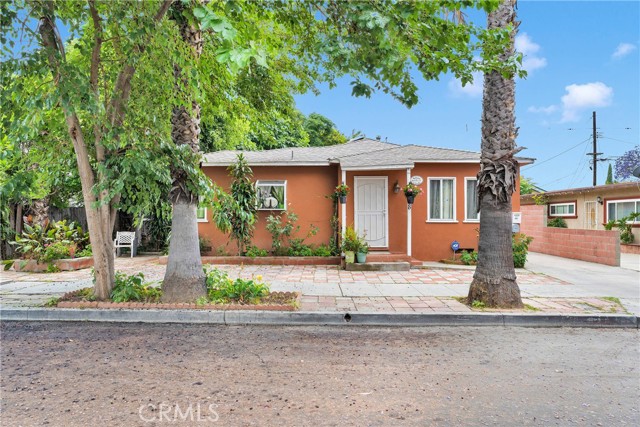 470 E Home Street, Long Beach CA: https://media.crmls.org/medias/c18b0924-150d-4fbc-8af2-4a125a42542d.jpg