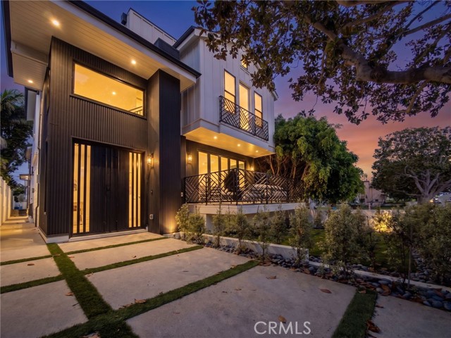 520 Lucia, Redondo Beach, California 90277, 4 Bedrooms Bedrooms, 0 ,4 BathroomsBathrooms,Residential,For Sale,Lucia,0,SB26171975