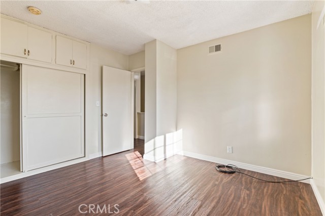 428 Mountain View, Long Beach CA: https://media.crmls.org/medias/c18c3cef-51f8-4e82-9eb4-2714e61f291e.jpg
