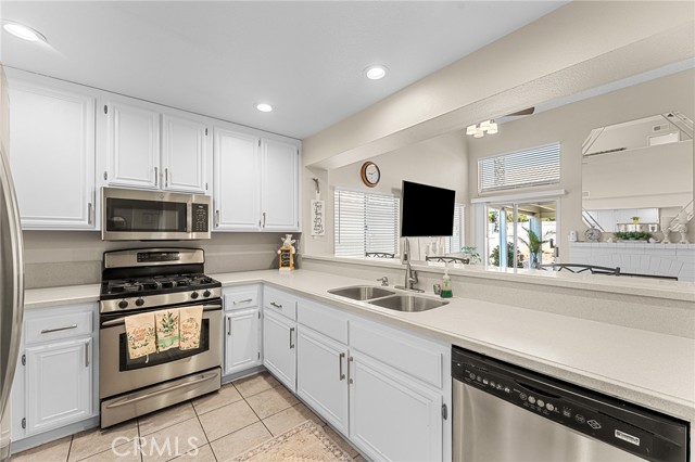 1173 Fairway Oaks Avenue, Banning CA: https://media.crmls.org/medias/c18ce672-6bb1-4e7e-ba8a-90904ff0eef7.jpg