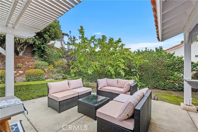 4077 Rousseau Lane, Palos Verdes Peninsula, California 90274, 3 Bedrooms Bedrooms, ,2 BathroomsBathrooms,Residential,For Sale,Rousseau,SB25236323