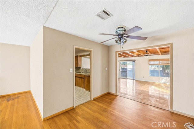 Detail Gallery Image 7 of 34 For 5137 Peacock, Riverside,  CA 92505 - 3 Beds | 1 Baths