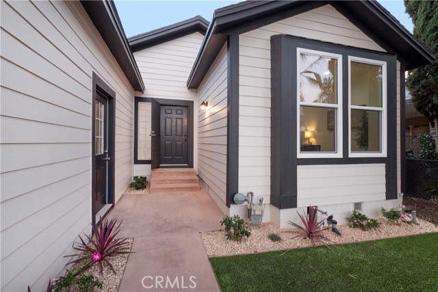 Detail Gallery Image 4 of 45 For 19241 Envoy Ave, Corona,  CA 92881 - 3 Beds | 2 Baths