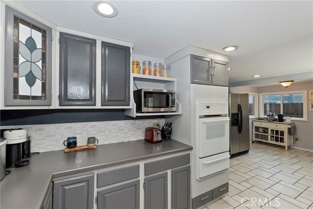 22989 Pine Lane, Crestline CA: https://media.crmls.org/medias/c18e4b0f-a6b6-4ccf-9165-016a7ba3f6d8.jpg