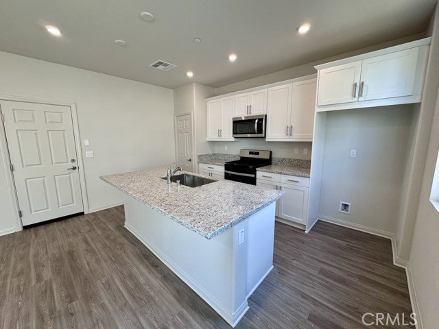 Detail Gallery Image 16 of 49 For 26553 James Dr, Menifee,  CA 92584 - 3 Beds | 2/1 Baths